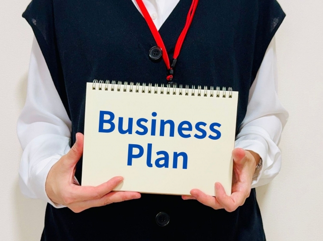 【クリニック経営者向け】事業計画書の書き方：金融機関を納得させ、経営を安定させる数値目標と撤退ラインの設定法