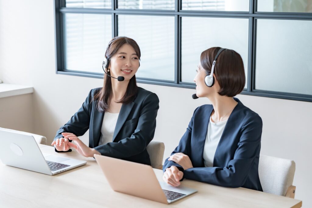 「訪問診療もう限界…」を未然に防ぐ。事務スタッフの負担を劇的に減らす「レセプト代行」「コールセンター」活用術